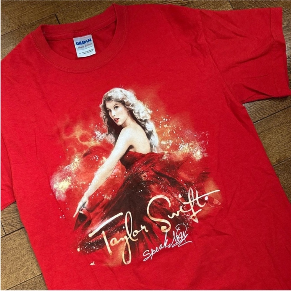 2011 Taylor Swift tour tee